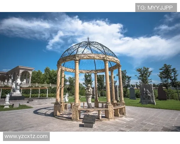 大宫松鼠与草津温泉的奇妙邂逅探寻自然与温泉的完美结合